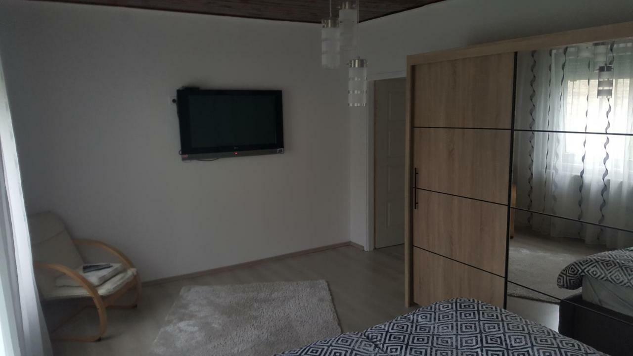 Gutenberg Utca Apartman Szeged Exterior photo